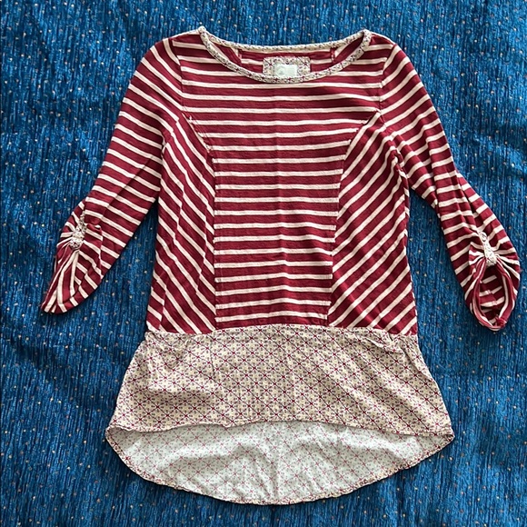 Anthropologie postage stamp maroon & white 3/4 Sleeve Tee w/pockets - Picture 1 of 7